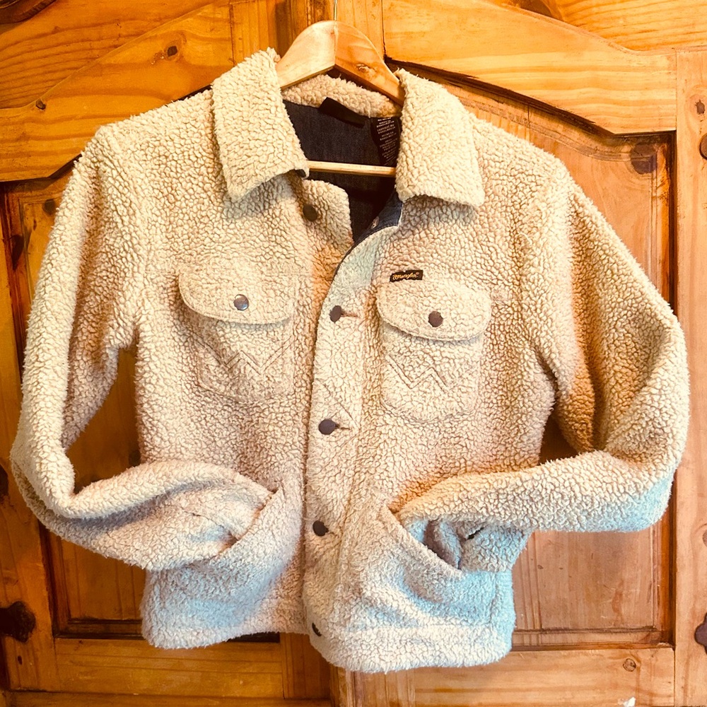 Wrangler women’s western retro cowgirl sherpa/sherling jacket
